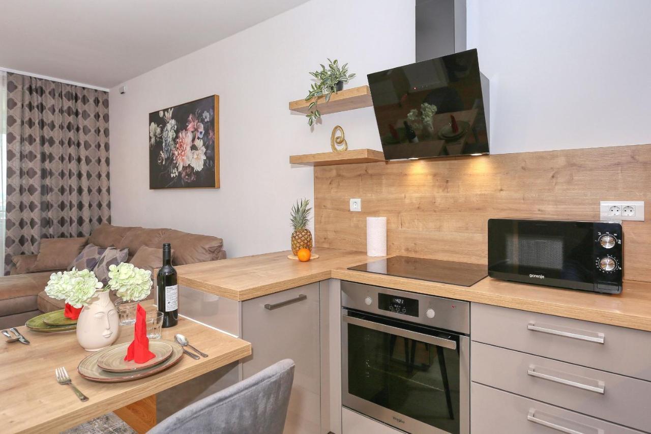 Apartments Luna With Free Parking Zadar Exterior photo