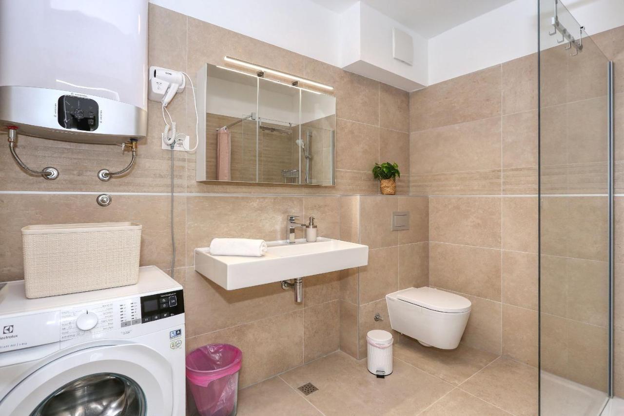 Apartments Luna With Free Parking Zadar Exterior photo