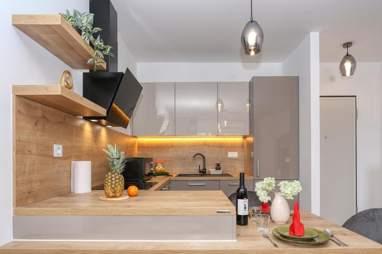 Apartments Luna With Free Parking Zadar Exterior photo
