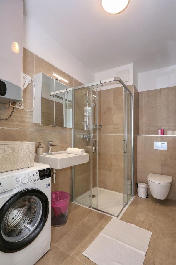 Apartments Luna With Free Parking Zadar Exterior photo