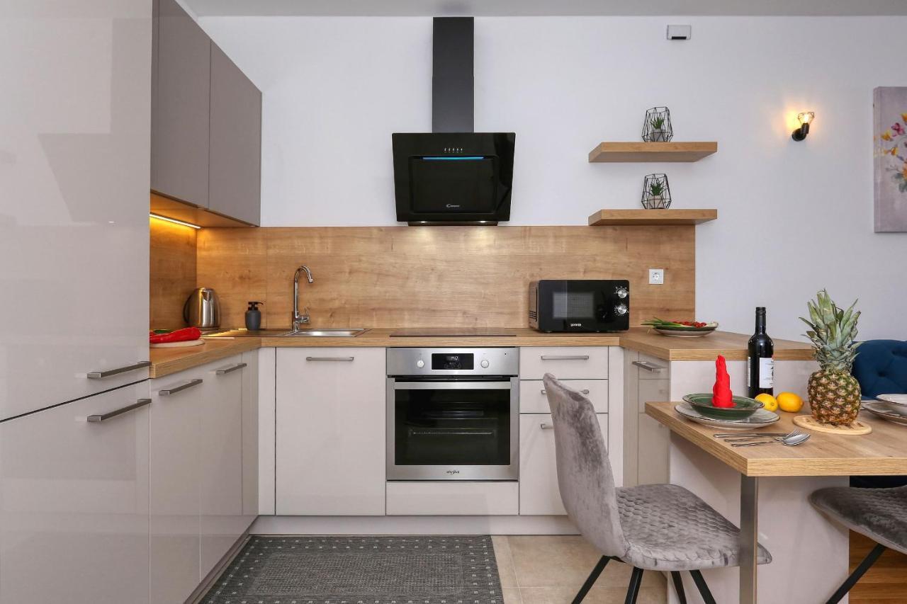 Apartments Luna With Free Parking Zadar Exterior photo